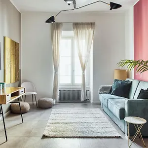  Apartment Clausim Domus: New Brightful Flat Next To The Vatican